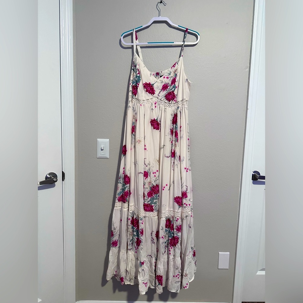 Torrid dress, new without tags, it says size 2 but that is plus size so it is 2X